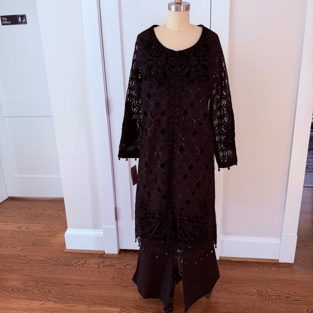Elegant Black Maria B velvet Cutout Suit - Picture 2 of 4
